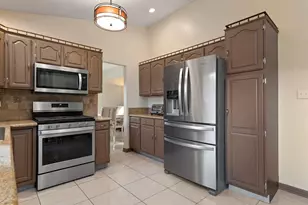 5319 Martha Ln, Oak Forest, IL 60452 - Photo 8