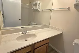 205 Auburn Ct, Saint Charles, IL 60174 - Photo 12