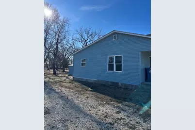 129 W Main Street, Amboy, IL 61310 - Photo 4