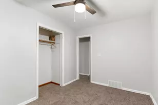 920 Oakley Ave, Rockford, IL 61101 - Photo 12