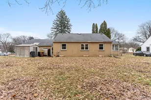 920 Oakley Ave, Rockford, IL 61101 - Photo 4