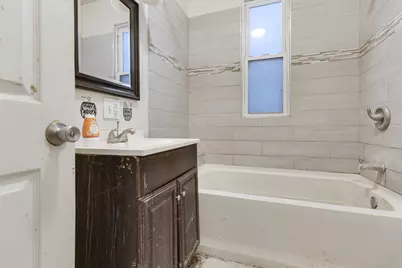 8008 S Escanaba Avenue, Chicago, IL 60617 - Photo 8