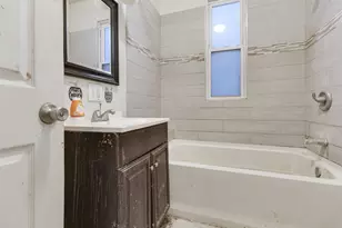 8008 S Escanaba Ave, Chicago, IL 60617 - Photo 8