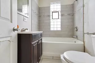 8008 S Escanaba Ave, Chicago, IL 60617 - Photo 20