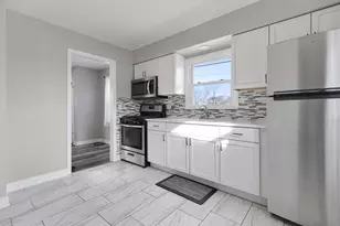 301 Mill St, Elgin, IL 60123 - Photo 22