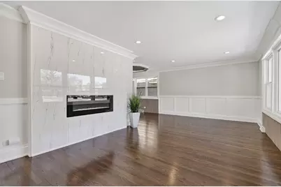 15554 S Park Avenue, South Holland, IL 60473 - Photo 2