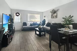 345 Gregory St, Aurora, IL 60504 - Photo 4