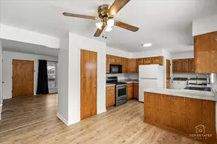 369 Bianco Dr, Elk Grove Village, IL 60007 - Photo 10