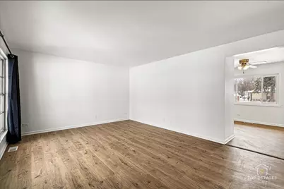 369 Bianco Drive, Elk Grove Village, IL 60007 - Photo 4