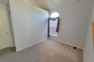 609 Prestwick Ln, Wheeling, IL 60090 - Photo 4