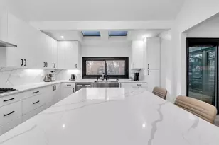 15160 W Oak Spring Rd, Libertyville, IL 60048 - Photo 10