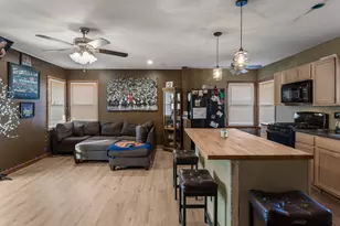 300 E Warren St, Leroy, IL 61752 - Photo 8