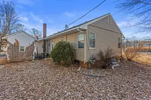 300 E Warren St, Leroy, IL 61752 - Photo 6