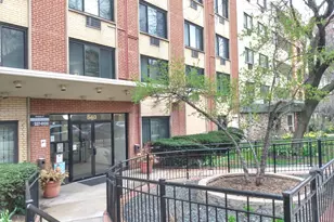 540 W Roscoe St, Chicago, IL 60657 - Photo 2