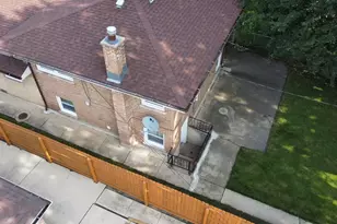 12919 S Escanaba Ave, Chicago, IL 60633 - Photo 8