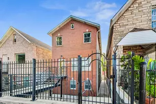 2002 W Coulter St, Chicago, IL 60608 - Photo 2