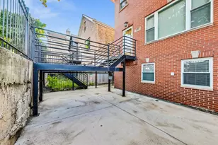 2002 W Coulter St, Chicago, IL 60608 - Photo 4