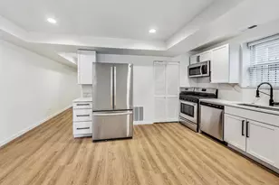 2002 W Coulter St, Chicago, IL 60608 - Photo 8