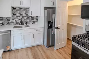 25 Illinois Ave, Schaumburg, IL 60193 - Photo 14