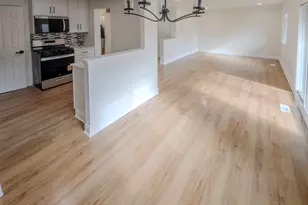 25 Illinois Ave, Schaumburg, IL 60193 - Photo 18