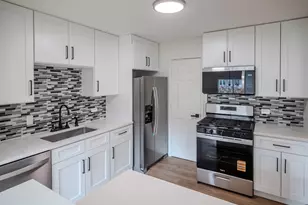 25 Illinois Ave, Schaumburg, IL 60193 - Photo 10