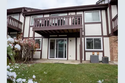 25 Illinois Avenue #M1, Schaumburg, IL 60193 - Photo 4