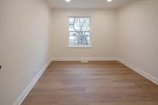 25 Illinois Ave, Schaumburg, IL 60193 - Photo 26