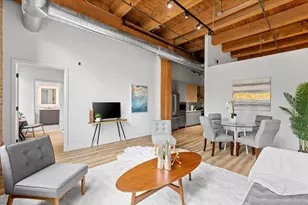 153 W Ohio St, Chicago, IL 60654 - Photo 2