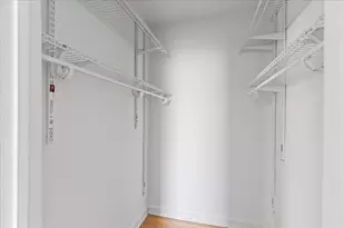 658 W Oakdale Ave, Chicago, IL 60657 - Photo 8