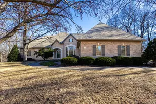 29 Timber Ridge Dr, Coal Valley, IL 61240 - Photo 2