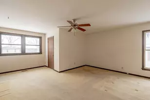 446 Galahad Rd, Bolingbrook, IL 60440 - Photo 16