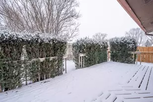 446 Galahad Rd, Bolingbrook, IL 60440 - Photo 18