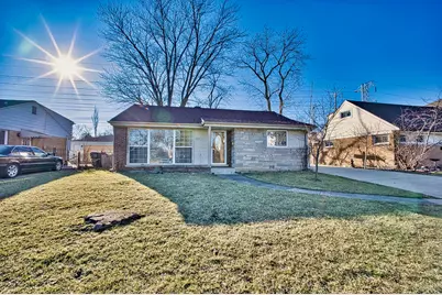 7014 N Kilbourn Avenue, Lincolnwood, IL 60712 - Photo 2