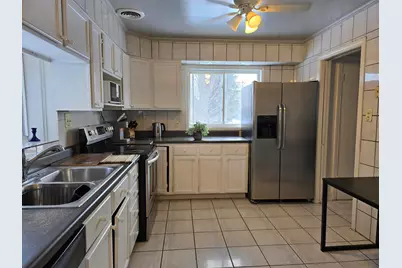 7014 N Kilbourn Avenue, Lincolnwood, IL 60712 - Photo 6