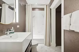 800 W Cornelia St, Chicago, IL 60657 - Photo 16