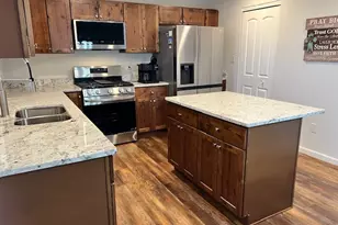 1932 Mountain Rd, Morris, IL 60450 - Photo 4