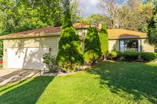 921 N Grace St, Lombard, IL 60148 - Photo 2