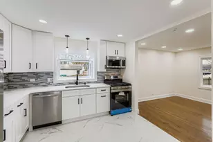 6755 Maple Ct, Bridgeview, IL 60455 - Photo 2