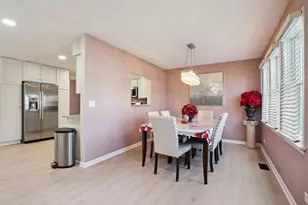 639 W Comstock Ave, Elmhurst, IL 60126 - Photo 10