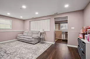 639 W Comstock Ave, Elmhurst, IL 60126 - Photo 20