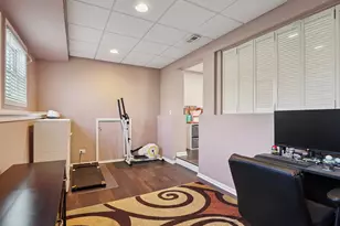 639 W Comstock Ave, Elmhurst, IL 60126 - Photo 22