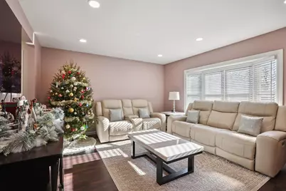 639 W Comstock Avenue, Elmhurst, IL 60126 - Photo 4