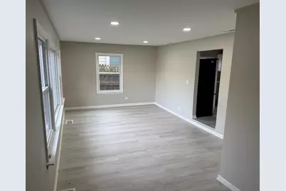 16 S Midland Avenue, Mundelein, IL 60060 - Photo 8