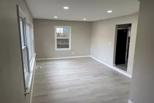 16 S Midland Ave, Mundelein, IL 60060 - Photo 8