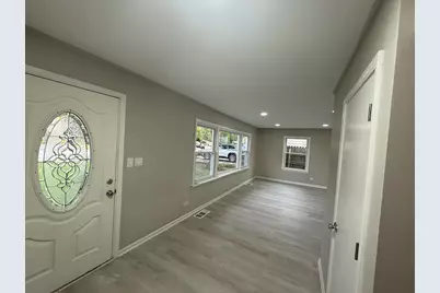 16 S Midland Avenue, Mundelein, IL 60060 - Photo 6