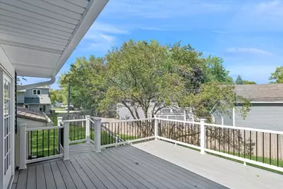 1900 Burr Oak Lane, Lindenhurst, IL 60046 - Photo 18