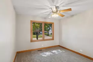 1900 Burr Oak Ln, Lindenhurst, IL 60046 - Photo 12