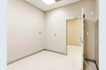 2639 N Milwaukee Avenue, Chicago, IL 60647 - Photo 12