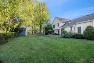 1110 Cedar Creek Dr, Lake Zurich, IL 60047 - Photo 4