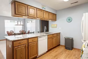 5683 Oak Village Dr, Roscoe, IL 61073 - Photo 14